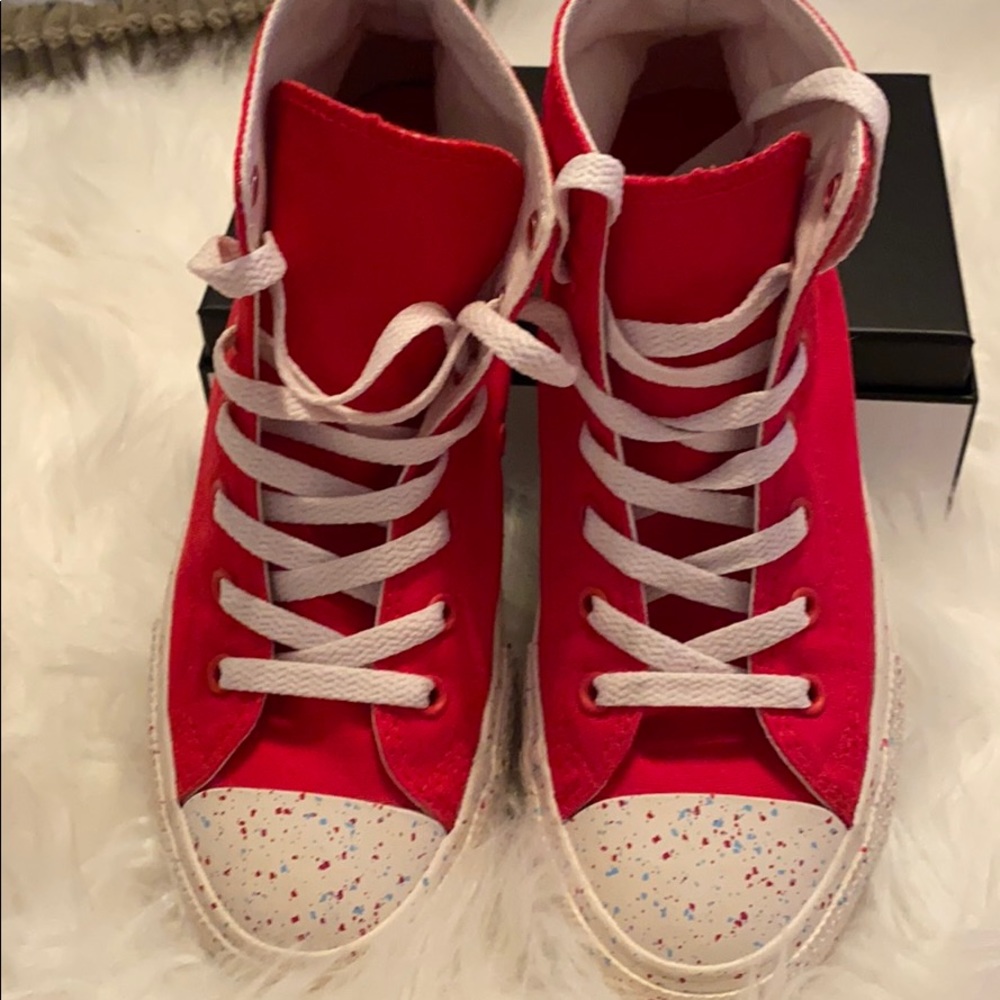 Red Hi top converse